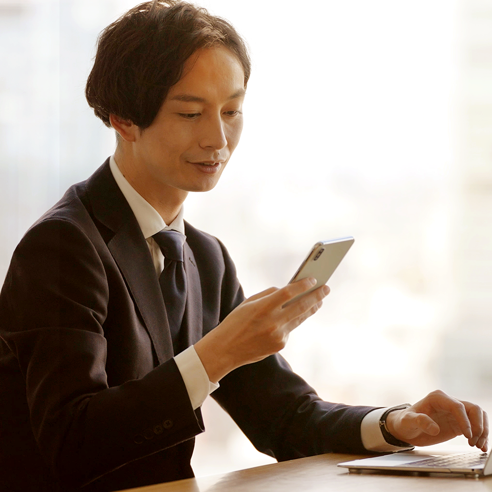 あっ、代わりにお洗濯してくれている！スマホの通知で家事分担がスムーズに。