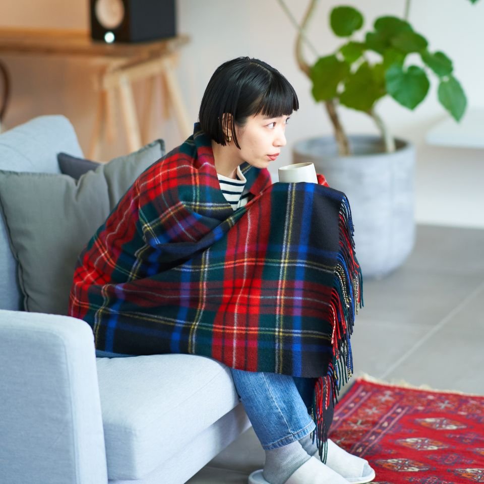 ひとりだからって暖房我慢していませんか？　ひとりで過ごすときこそ、エアコンで快適な空間を