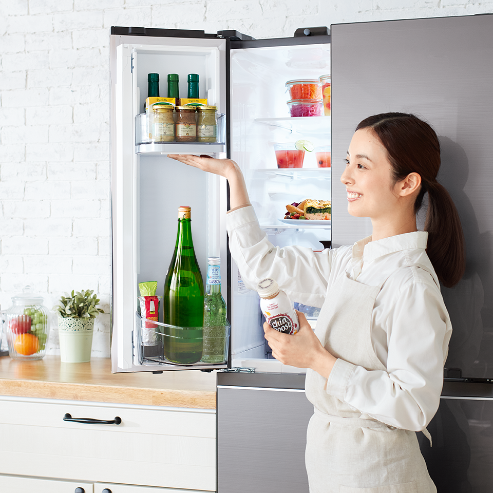 ドアポケットの高さを変えたら、一升瓶の置き場所ができた